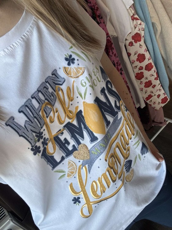When life gives you Lemons make lemonade, t-shirt lemons, tshirt cytryny, t-shirt damski, tshirt damski biały, bawełniany tshirt damski, bluzka damska bawełniana, biały tshirt, bluzka bawełniana damska, tshirt damski krótki rękawek