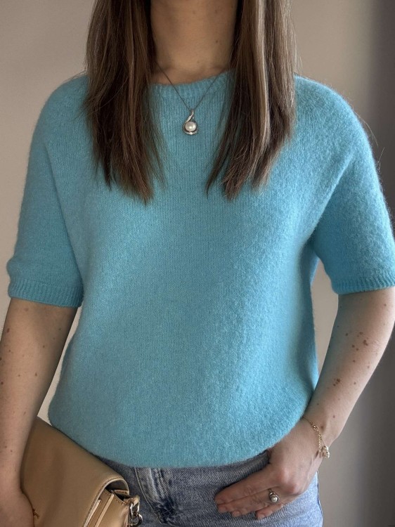 sweter baby alpaka, sweter baby alpaca, sweter baby alpaka z krótkim rękawem, sweter z krótkim rękawem, lazurowy sweter, sweter lazurowy, sweter baby alpaca lazurowy, sweter baby alpaka lazurowy