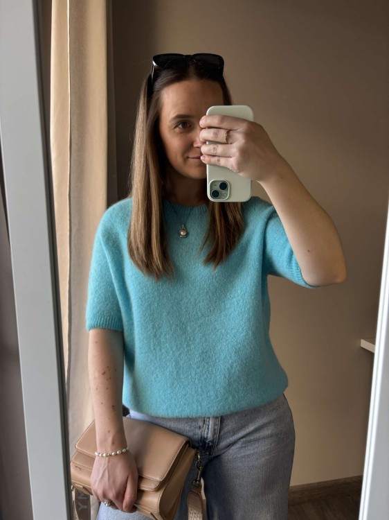 sweter baby alpaka, sweter baby alpaca, sweter baby alpaka z krótkim rękawem, sweter z krótkim rękawem, lazurowy sweter, sweter lazurowy, sweter baby alpaca lazurowy, sweter baby alpaka lazurowy