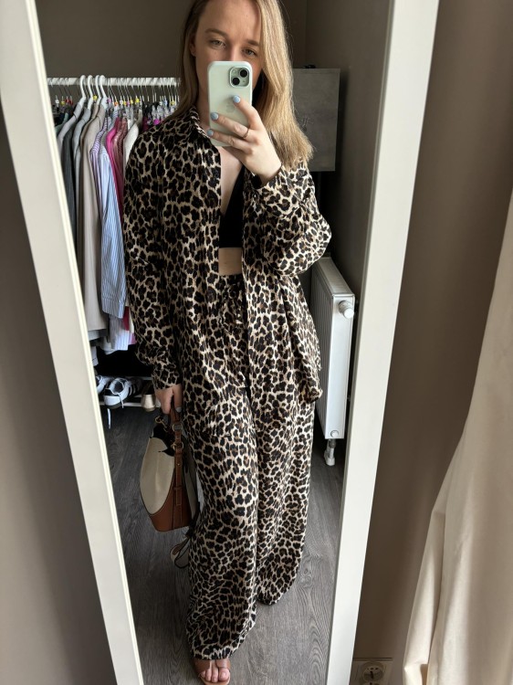 spodnie damskie, spodnie na lato, spodnie wiskozowe pantera, spodnie panterka, spodnie w panterę