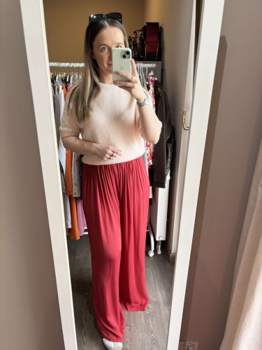 spodnie wiskozowe, spodnie wiskoza, lekkie spodnie, zwiewne spodnie damskie, spodnie na lato, przewiewne spodnie na lato, spodnie czerwone, spodnie wiskozowe czerwone