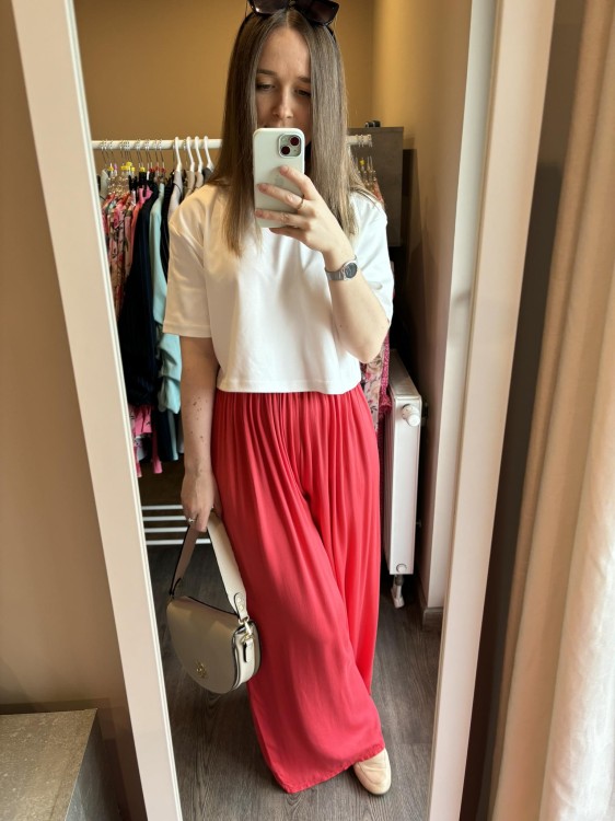 spodnie wiskozowe, spodnie wiskoza, lekkie spodnie, zwiewne spodnie damskie, spodnie na lato, przewiewne spodnie na lato, spodnie czerwone, spodnie wiskozowe czerwone