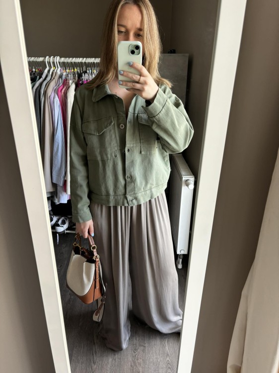 spodnie wiskozowe, spodnie wiskoza, lekkie spodnie, zwiewne spodnie damskie, spodnie na lato, przewiewne spodnie na lato, spodnie wiskozowe taupe