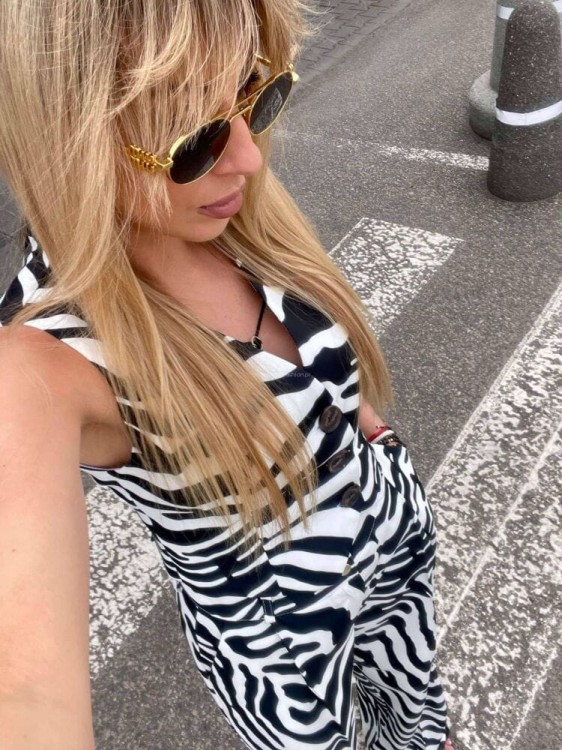 kamizelka damska, kamizelka la milla, kamizelka lamilla, kamizelka zebra la milla, kamizelka zebra lamilla, kamizelka zebra, stylizacja letnia, stylizacja na lato