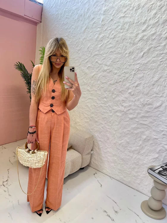 lniana kamizelka, la milla, lamilla, kamizelka pomarańczowa, komplet, komplet lniany, komplet la milla, kamizelka la milla lniana pomarańczowa, stylizacja na lato, elegancka stylizacja letnia
