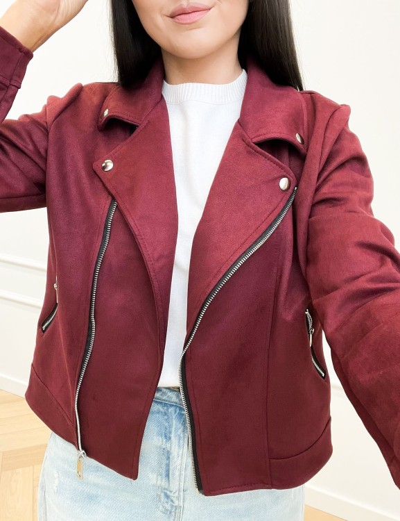 kurtka damska zamszowa, kurtka ramoneska zamszowa, kurtka biker zamszowa, ramoneska damska bordowa, kurtka biker zamszowa, kurtka damska jesienna, krótka kurtka damska, modna kurtka zamszowa damska bordowa na jesień, bordowa kurtka biker damska z zamkami