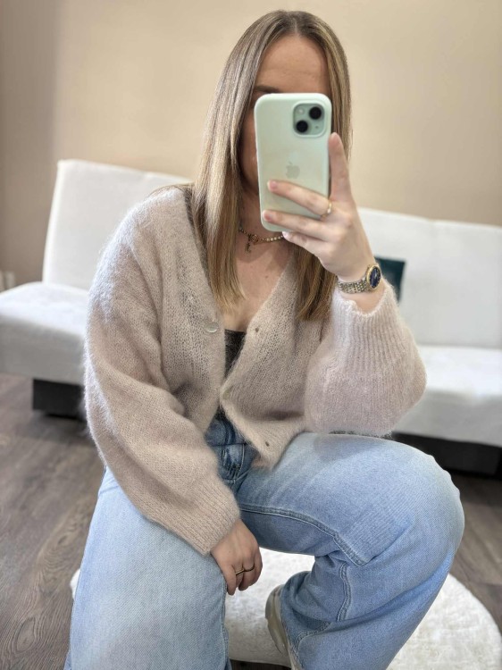 kardigan moherowy damski, kardigan kid moher, kardigan moherowy taupe, luźny kardigan na jesień do jeansów, kardigan oversize z moheru, puszysty kardigan moherowy, kardigan premium z moheru, kardigan zapinany na guziki, kardigan rozpinany