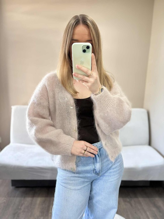 kardigan moherowy damski, kardigan kid moher, kardigan moherowy taupe, luźny kardigan na jesień do jeansów, kardigan oversize z moheru, puszysty kardigan moherowy, kardigan premium z moheru, kardigan zapinany na guziki, kardigan rozpinany