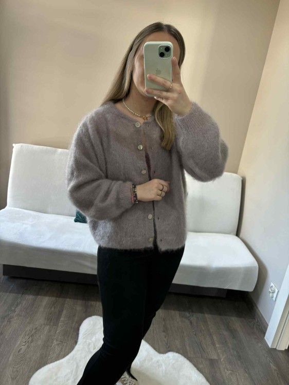 kardigan moherowy damski, kardigan kid moher, kardigan moherowy fango, luźny kardigan na jesień do jeansów, elegancki kardigan kid moher, puszysty kardigan moherowy, kardigan premium z moheru, kardigan zapinany na guziki, elegancki sweter moherowy