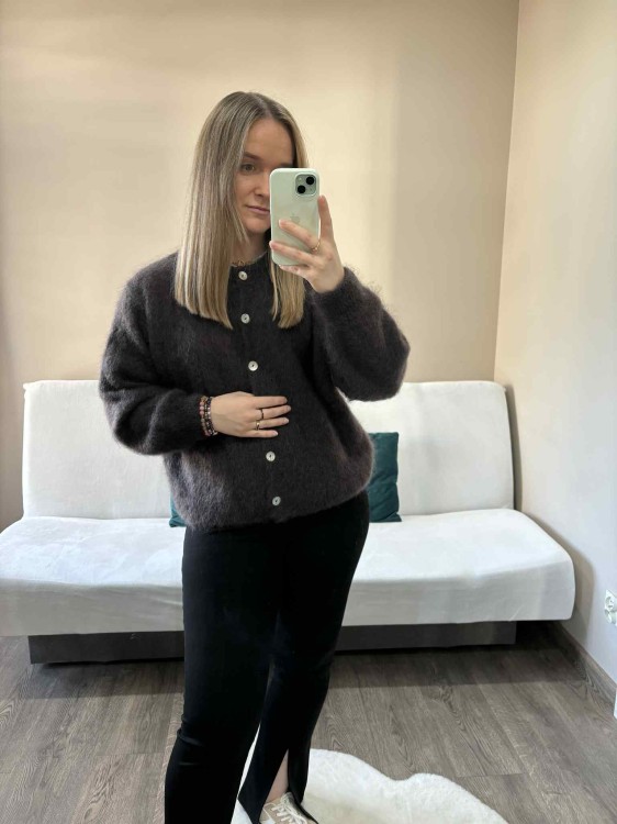 kardigan moherowy damski, kardigan kid moher, kardigan moherowy czekoladowy, luźny kardigan na jesień do jeansów, elegancki kardigan kid moher, puszysty kardigan moherowy, kardigan premium z moheru, kardigan zapinany na guziki, elegancki sweter moherowy