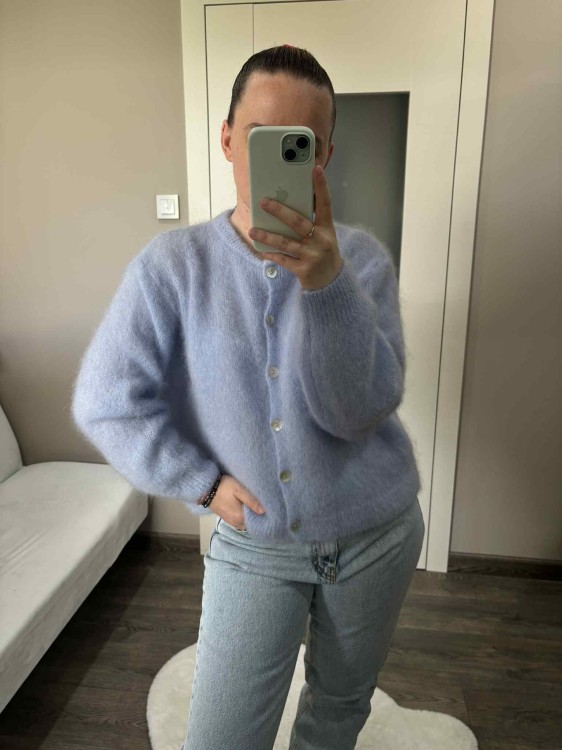 kardigan moherowy damski, kardigan kid moher, kardigan moherowy błękitny, luźny kardigan na jesień do jeansów, elegancki kardigan kid moher, puszysty kardigan moherowy, kardigan premium z moheru, kardigan zapinany na guziki, elegancki sweter moherowy
