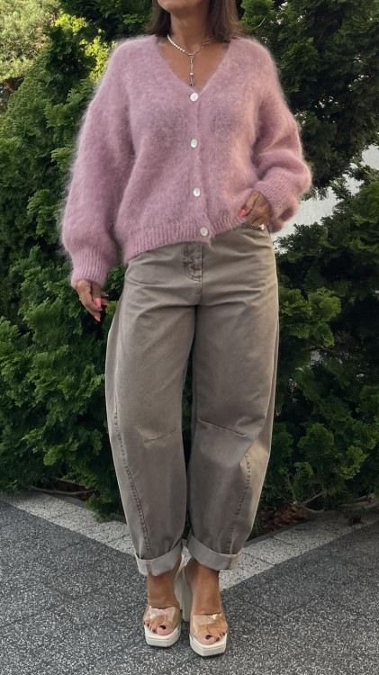 kardigan moherowy damski, kardigan kid moher, kardigan moherowy brudny róż, luźny kardigan na jesień do jeansów, kardigan oversize z moheru, puszysty kardigan moherowy, kardigan premium z moheru, kardigan zapinany na guziki, kardigan rozpinany