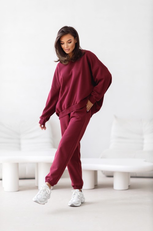 bluza dresowa bordowa damska, bluza dresowa madamesue, bluza dresowa pod kamizelkę puchową, bluza dresowa na jesień do jeansów, bluza bordowa na jesień do jeansów, wygodna bluza dresowa damska bordowa, bluza bordowa do jeansów