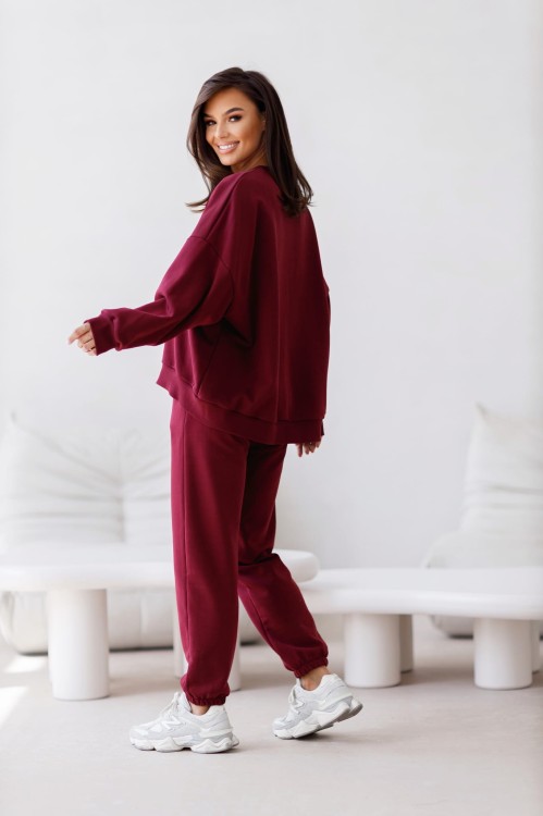 bluza dresowa bordowa damska, bluza dresowa madamesue, bluza dresowa pod kamizelkę puchową, bluza dresowa na jesień do jeansów, bluza bordowa na jesień do jeansów, wygodna bluza dresowa damska bordowa, bluza bordowa do jeansów