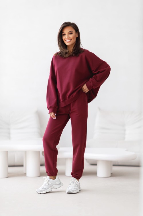 bluza dresowa bordowa damska, bluza dresowa madamesue, bluza dresowa pod kamizelkę puchową, bluza dresowa na jesień do jeansów, bluza bordowa na jesień do jeansów, wygodna bluza dresowa damska bordowa, bluza bordowa do jeansów