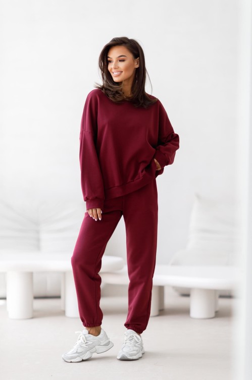 bluza dresowa bordowa damska, bluza dresowa madamesue, bluza dresowa pod kamizelkę puchową, bluza dresowa na jesień do jeansów, bluza bordowa na jesień do jeansów, wygodna bluza dresowa damska bordowa, bluza bordowa do jeansów