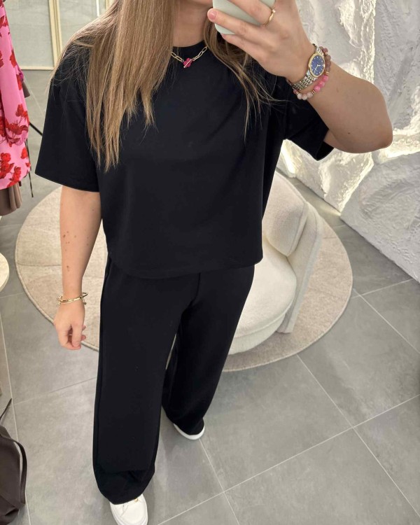 komplet damski z modalu, komplet modalowy damski, komplet plus size, wygodny komplet damski na jesień w kolorze czarnym, komplet damski na jesień, odzież domowa damska, komplet oversize, bluzka crop top, komplet modalowy na jesień