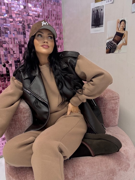 kamizelka skórzana la milla, kamizelka la milla, kamizelka na wieczorne wyjście, oryginalna kamizelka damska, kamizelka z zamkami, czekoladowa kamizelka skórzana la mila