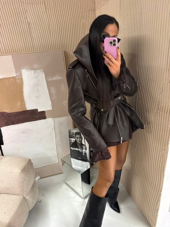 kurtka skórzana z kapturem la milla, kurtka skórzana czekoladowa z kapturem, kurtka ramoneska czekoladowa, kurtka skórzana la milla, ramoneska la milla, kurtka kaptur la milla czekoladowa, kurtka skórzana na jesień