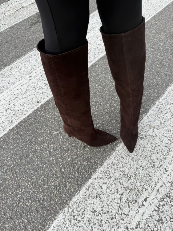 la milla kozaki zamszowe, la milla kozaki brązowe, la milla kozaki, la milla kozaki zamszowe na jesień, zamszowe kozaki la milla, la milla buty, la milla obuwie, kozaki skórzane la milla, la milla buty skóra naturalna, la milla kozaki na szpilce