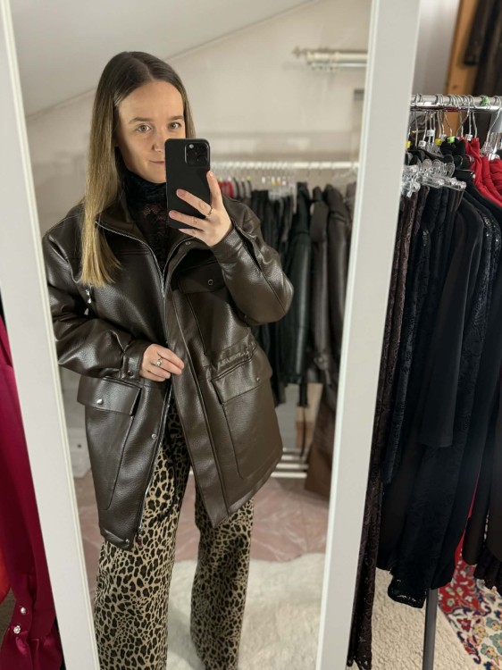 la milla parka skórzana czekoladowa, parka skórzana la milla czekoladowa na jesień, płaszczyk skórzany la milla czekoladowy, la milla parka skórzana czekoladowa na jesień, ocieplana parka na jesień la milla