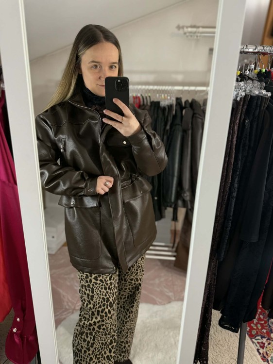 la milla parka skórzana czekoladowa, parka skórzana la milla czekoladowa na jesień, płaszczyk skórzany la milla czekoladowy, la milla parka skórzana czekoladowa na jesień, ocieplana parka na jesień la milla