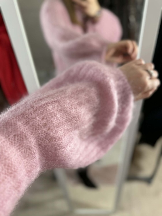 kardigan kid moher dzwonek rękaw, kardigan kid moher dzwoneczek, sweter kid moher z kielichowym rękawem, kardigan kid moher z rozszerzanym rękawem, ciepły kardigan na jesień, kid moher dzwonek różowy, ciepły kardigan moherowy na zimę