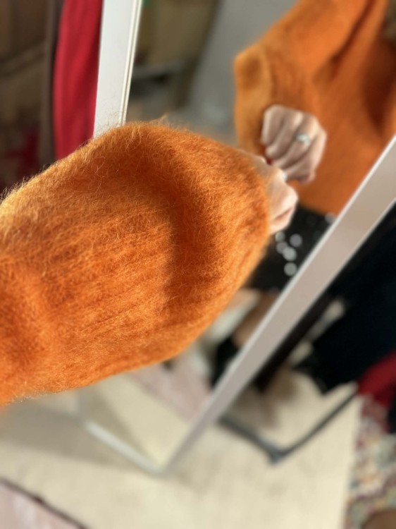 kardigan kid moher dzwonek rękaw, kardigan kid moher dzwoneczek, sweter kid moher z kielichowym rękawem, kardigan kid moher z rozszerzanym rękawem, ciepły kardigan na jesień, kid moher dzwonek rudy, ciepły kardigan moherowy na zimę