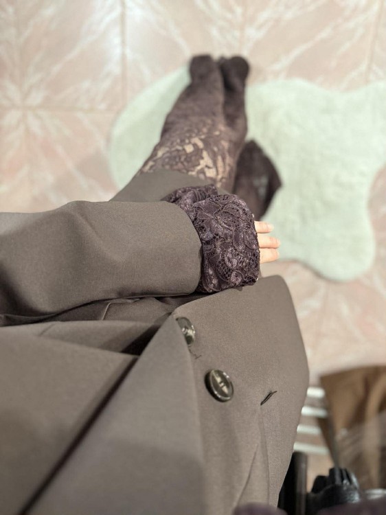 marynarka la milla czekoladowa, marynarka z koronkowymi rękawami la milla, marynarka czekoladowa la milla, marynarka koronkowa la milla, marynarka czekoladowa na jesień, marynarka la milla