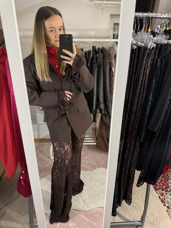 marynarka la milla czekoladowa, marynarka z koronkowymi rękawami la milla, marynarka czekoladowa la milla, marynarka koronkowa la milla, marynarka czekoladowa na jesień, marynarka la milla