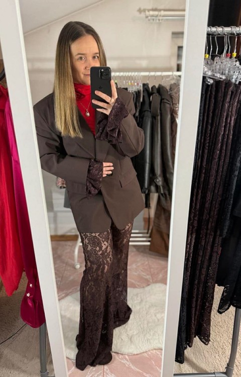 marynarka la milla czekoladowa, marynarka z koronkowymi rękawami la milla, marynarka czekoladowa la milla, marynarka koronkowa la milla, marynarka czekoladowa na jesień, marynarka la milla