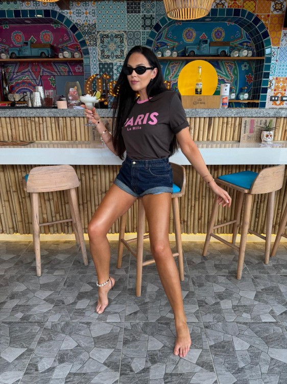 tshirt paris la milla czekoladowy, t-shirt paris la milla, t-shirt czekoladowy la milla, tshirt la milla czekoladowy, t-shirt do jeansów na wiosnę, t-shirt do jesiennych stylizacji, t-shirt paris la milla