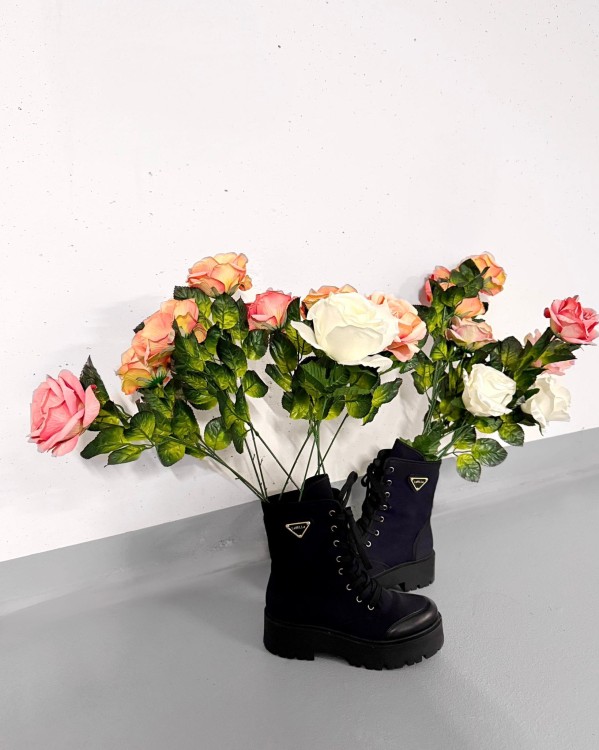 buty trapery damskie la milla, ciężkie buty la milla, buty la milla, buty wiązane la milla, buty skórzane la milla, czarne workery la milla, czarne trapery, buty na grubej podeszwie, botki la milla, buty damskie na jesień, skórzane buty damskie