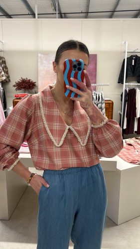 purpura koszula z kołnierzykiem, purpura koszula kołnierzyk kratka, koszula z kołnierzykiem kratka puder róż, koszula vintage, koszula kołnierzyk, koszula z-kołnierzykiem w kratkę.jpg