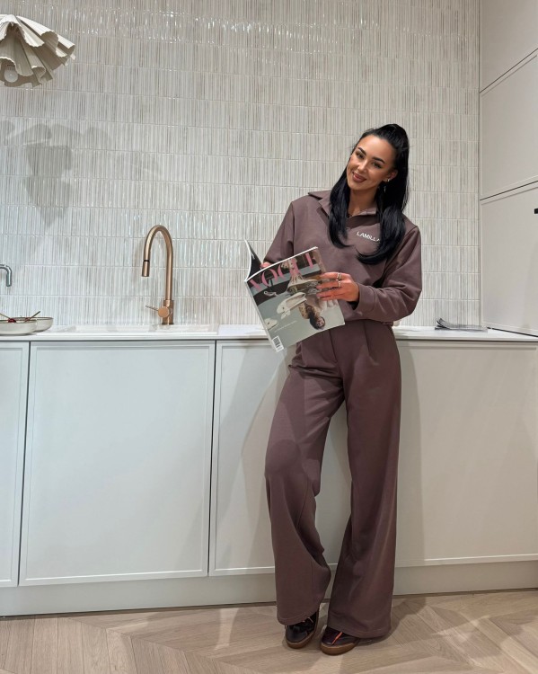 bluza la milla czekoladowa, la milla bluza czekoladowa, la milla bluza z kołnierzykiem, bluza la milla polo z kołnierzykiem, la milla bluza dresowa, la milla bluza czekoladowa kołnierzyk, la milla bluza polo na wiosnę, la milla komplet dresowy
