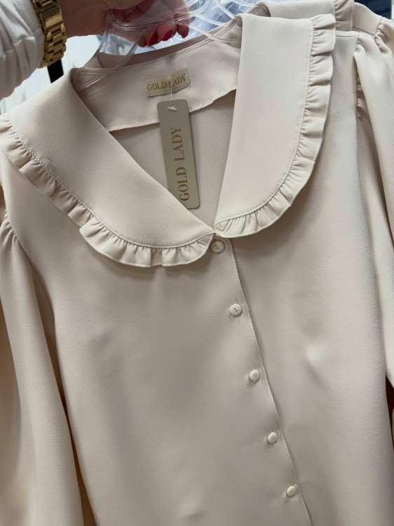 koszula z kołnierzykiem gold lady, koszula z kołnierzykiem beżowa, koszula vintage, beżowa koszula damska z kołnierzykiem, beżowa koszula damska na wiosnę, koszula damska do jeansów, koszula z kołnierzykiem beżowa, koszula damska gold lady beżowa