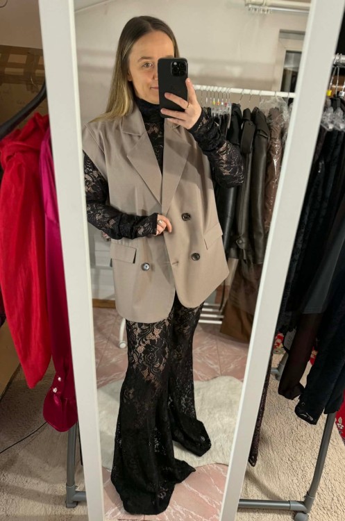 kamizelka la milla, beżowa kamizelka la milla, kamizelka beżowa la milla, dłuższa kamizelka beżowa, wiosenne stylizacje, kamizelka beżowa do jeansów, kamizelka beżowa do spodenek, la milla kamizelka oversize, la milla kamizelka garnitur