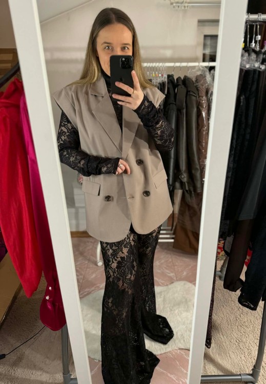 kamizelka la milla, beżowa kamizelka la milla, kamizelka beżowa la milla, dłuższa kamizelka beżowa, wiosenne stylizacje, kamizelka beżowa do jeansów, kamizelka beżowa do spodenek, la milla kamizelka oversize, la milla kamizelka garnitur