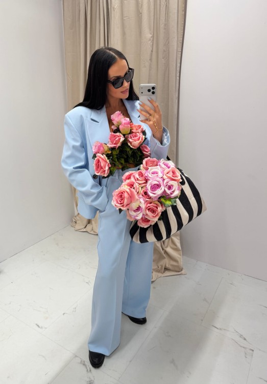 la milla spodnie błękitne, la milla spodnie w kant błękitne, la milla eleganckie szerokie spodnie błękitne, la milla garnitur błękitny, la milla elegancki garnitur błękitny, la milla spodnie materiałowe w kant, garnitur damski na wiosnę