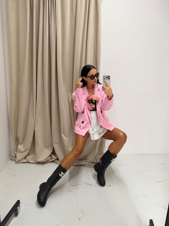 la milla marynarka średnia różowa, marynarka la milla dwurzędowa różowa, marynarka damska różowa, la milla garnitur różowy, la milla elegancki garnitur różowy, la milla marynarka dwurzędowa, garnitur damski na wiosnę